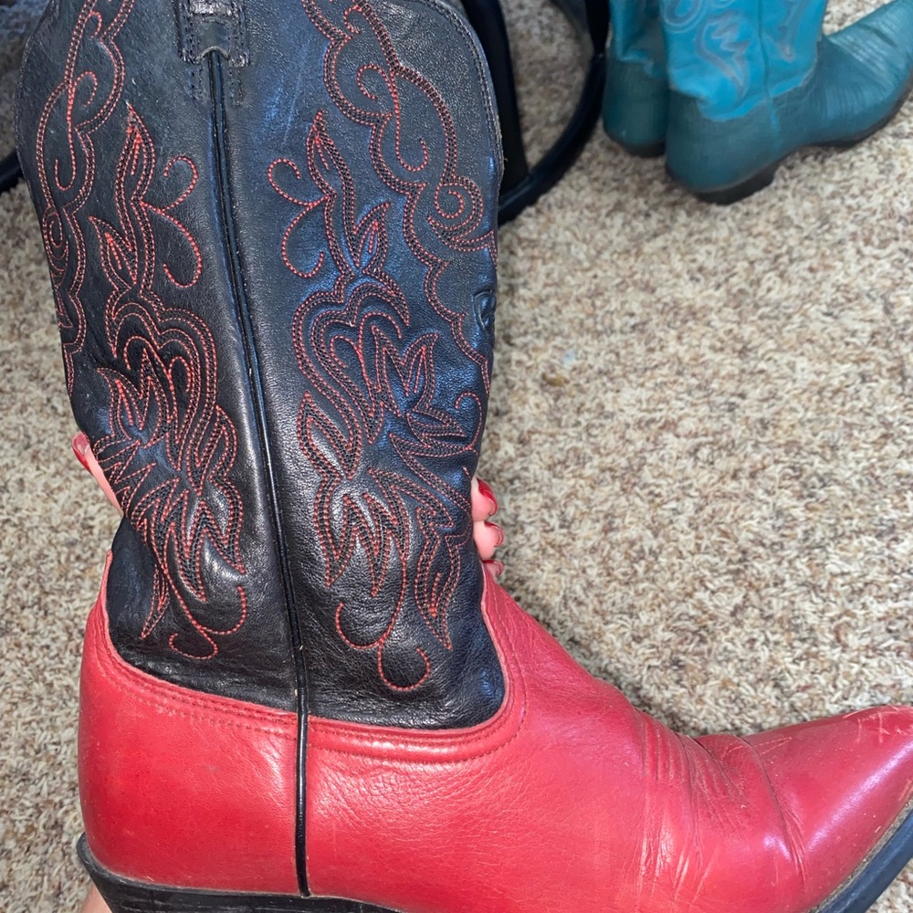Stylish Red and Black Women's Cowboy Boots
